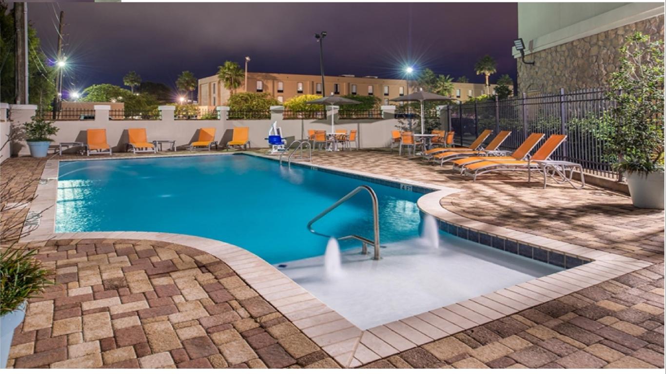 Holiday Inn Express & Suites Laplace