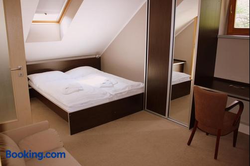 Penzion a Polocafe U Lavky - Chrudim - Chambre