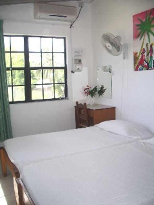 Rio Guest House - St Lawrence Gap - Lit