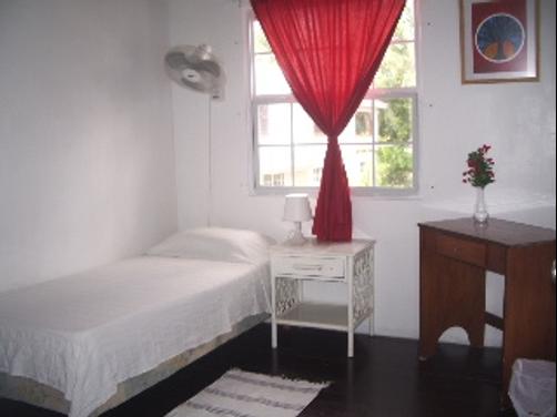 Rio Guest House - St Lawrence Gap - Lit