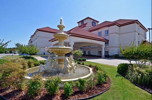 Best Western Plus Monica Royale Inn & Suites - Greenville - Bâtiment