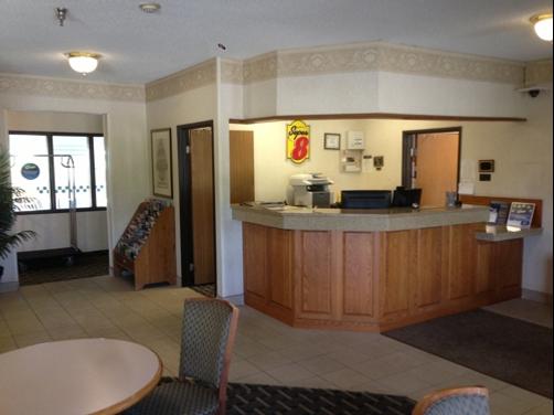 Super 8 Lees Summit - Lee's Summit