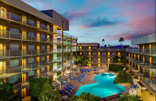 DoubleTree Suites by Hilton Phoenix - Phoenix - Bâtiment