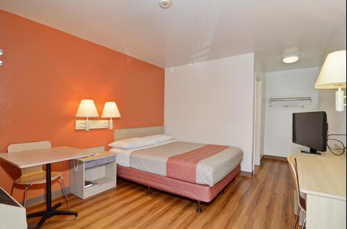 Motel 6 Palm Springs E East Palm Canyon - Palm Springs - Chambre