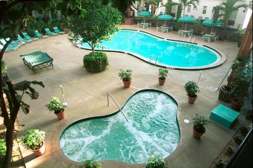 Perry's Ocean Edge Resort - Daytona Beach - Piscine