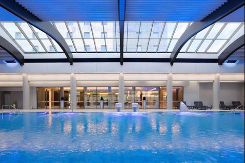 Ramada Plaza Bucharest Convention Center - Bucarest - Piscine