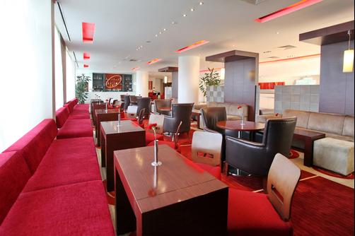 Holiday Inn Sofia - Sofia - Bar