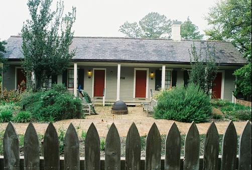 Cook's Cottage at Rip Van Winkle Gardens - New Iberia - Bâtiment