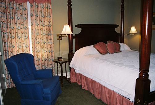 Cook's Cottage at Rip Van Winkle Gardens - New Iberia - Chambre