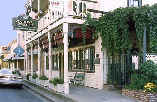 Historic National Hotel & Restaurant - Jamestown