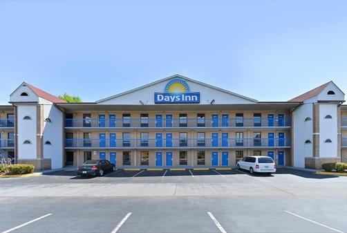 Days Inn Charlotte Northlake - Charlotte - Bâtiment