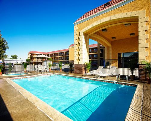 Portola Inn and Suites - Buena Park - Bâtiment
