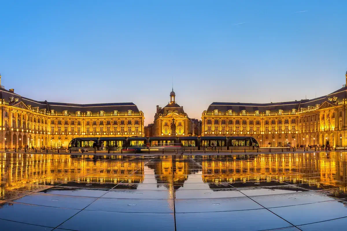 dest_france_bordeaux_shutterstock