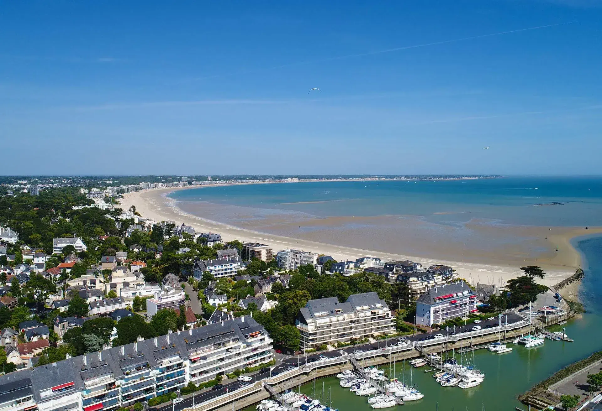 Vue du ciel de la baie de La Baule