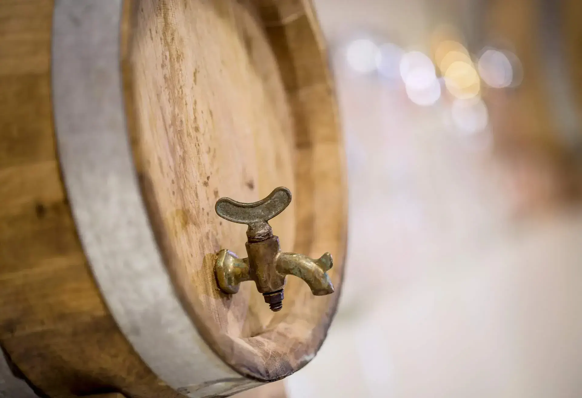 Wooden wine barrel 