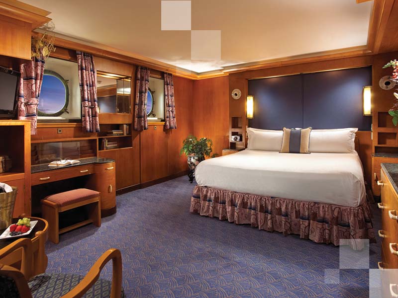 Le Queen Mary Hotel est un paquebot presque aussi mythique que le Titanic
