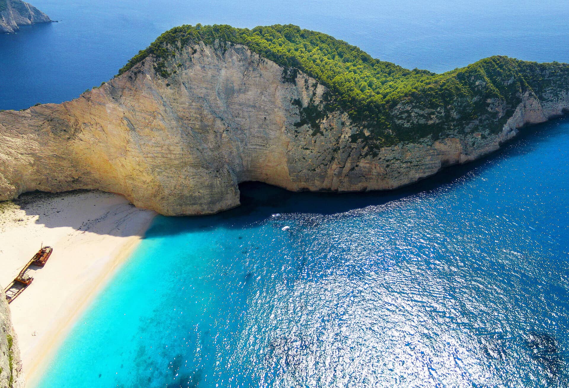 greece_zakynthos_shipwreck-beach