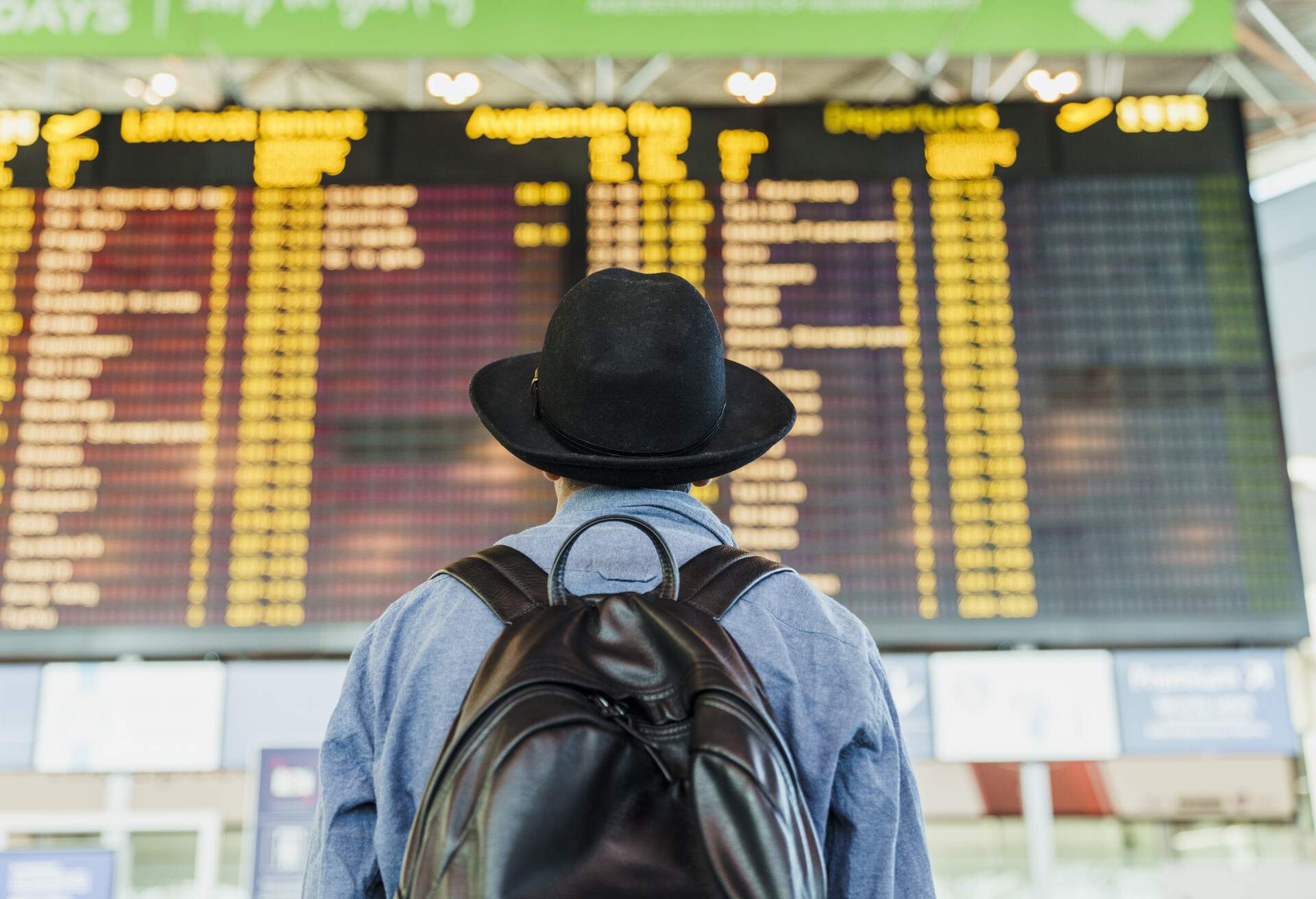 theme_flight_airport_person_gettyimages