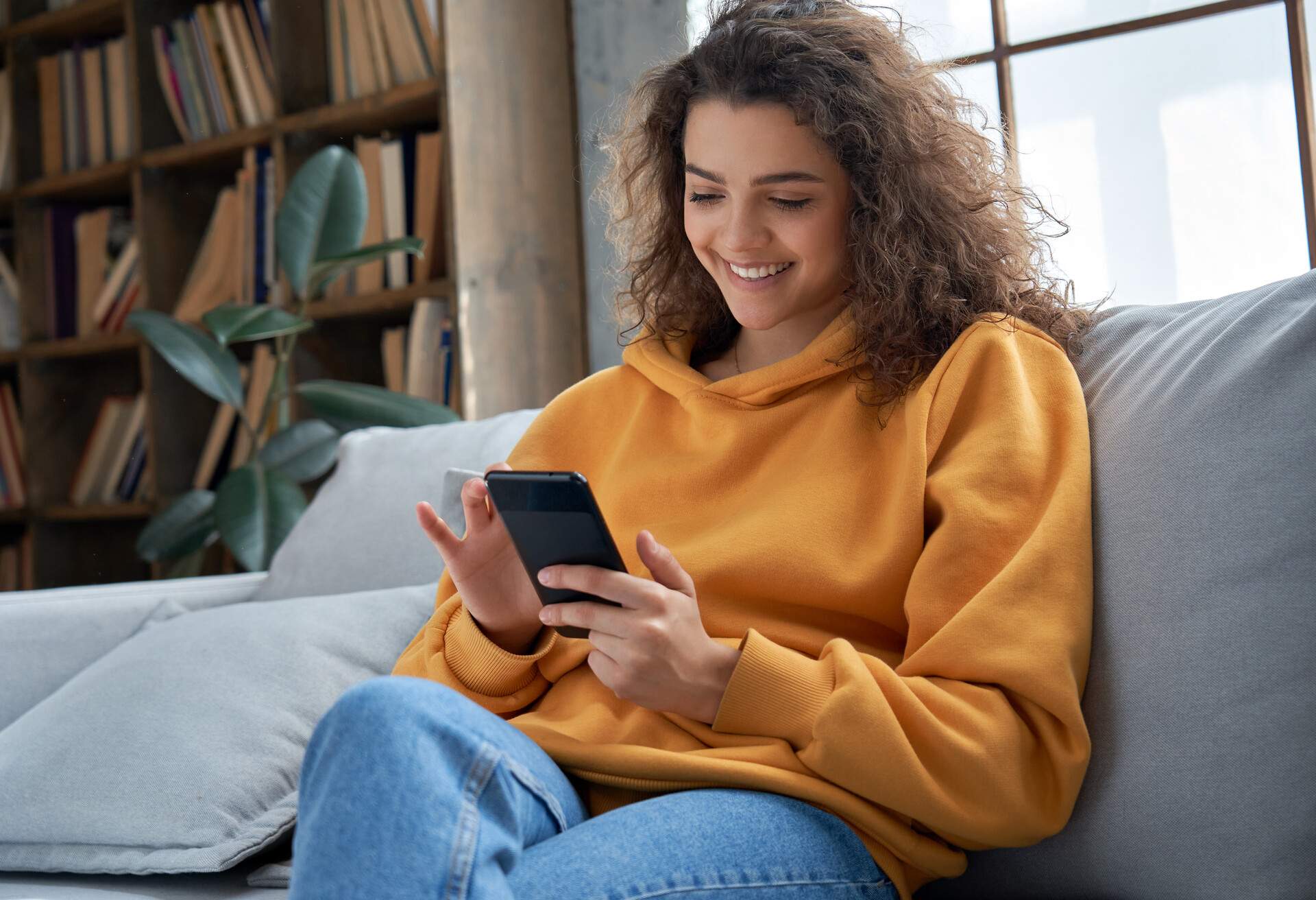 THEME_PERSON_WOMAN_DEVICE_PHONE_GettyImages