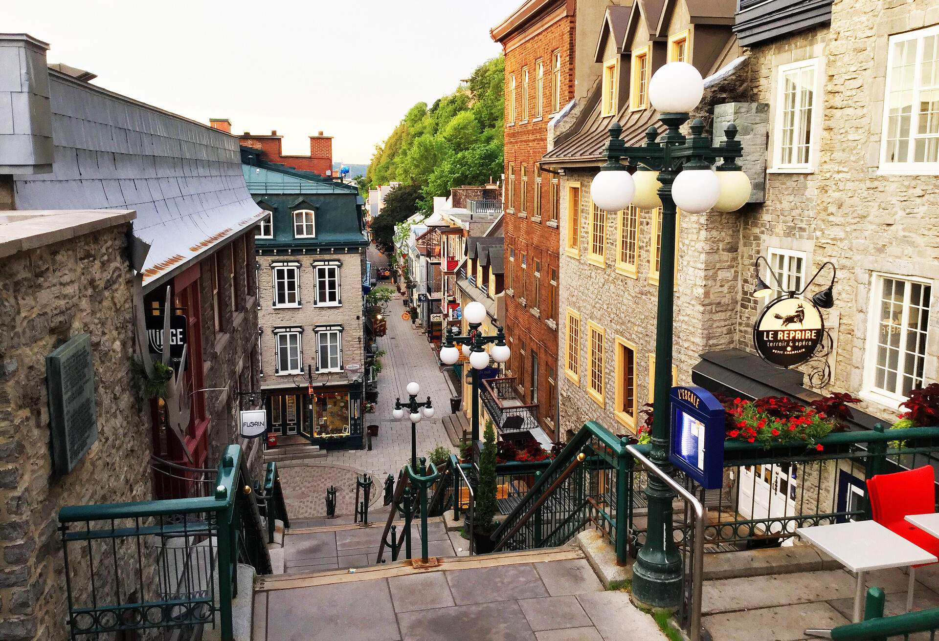 DEST_CANADA_QUEBEC-CITY_VIEUX-QUEBEC_GettyImages-700297098