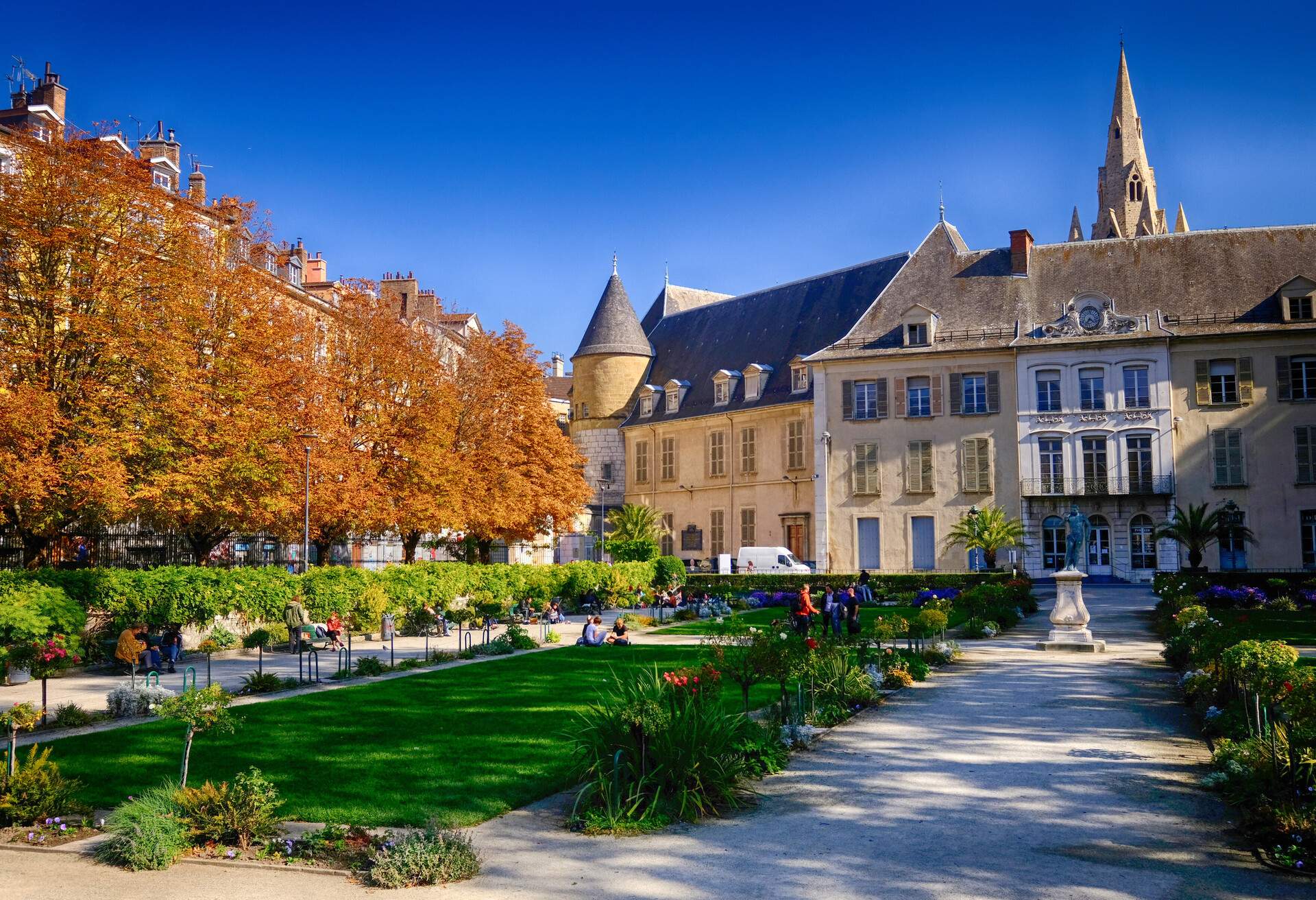 Autumn colors at City Park in Grenoble, France.