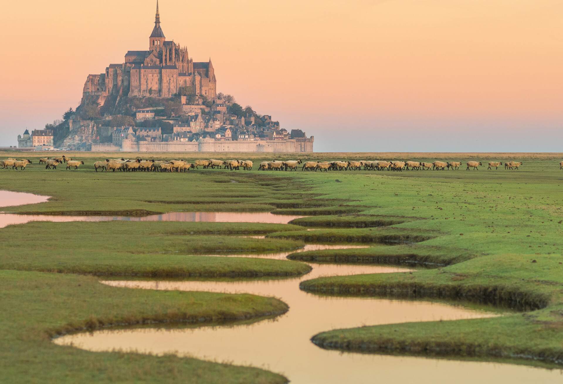 DEST_FRANCE_MONT_SAINT_MICHEL_GettyImages-646960680