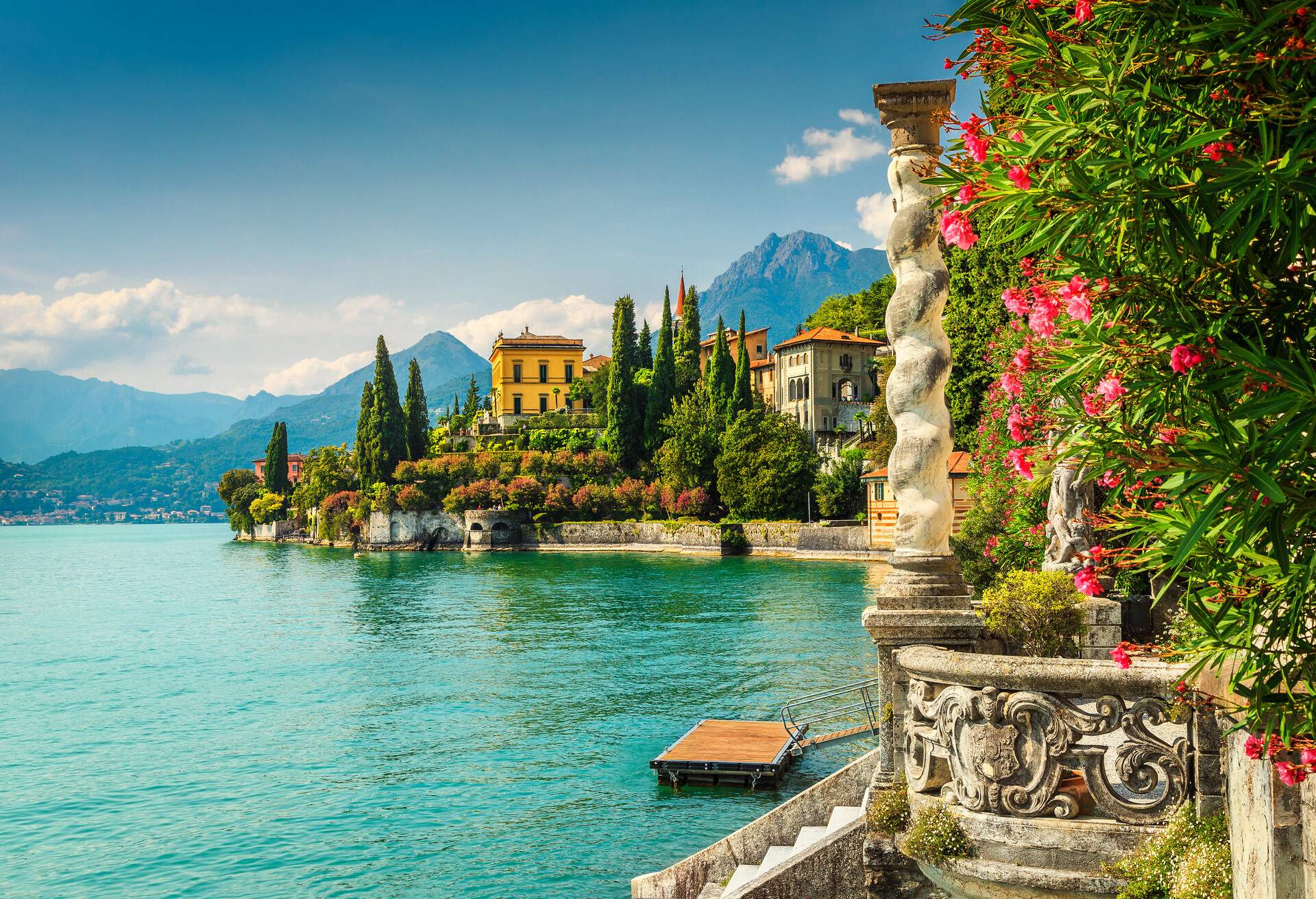 DEST_ITALY_LOMBARDY_VARENNA_GettyImages-908964390