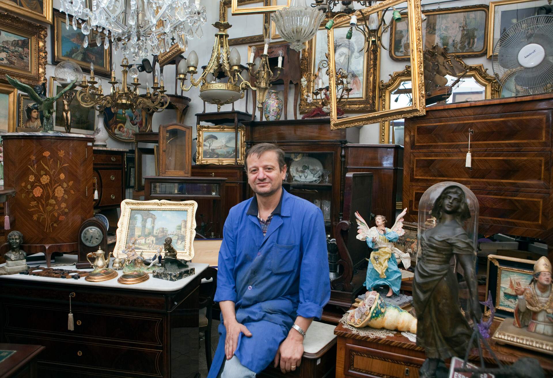 THEME_PEOPLE_ANTIQUE_SHOP_OWNER_GettyImages