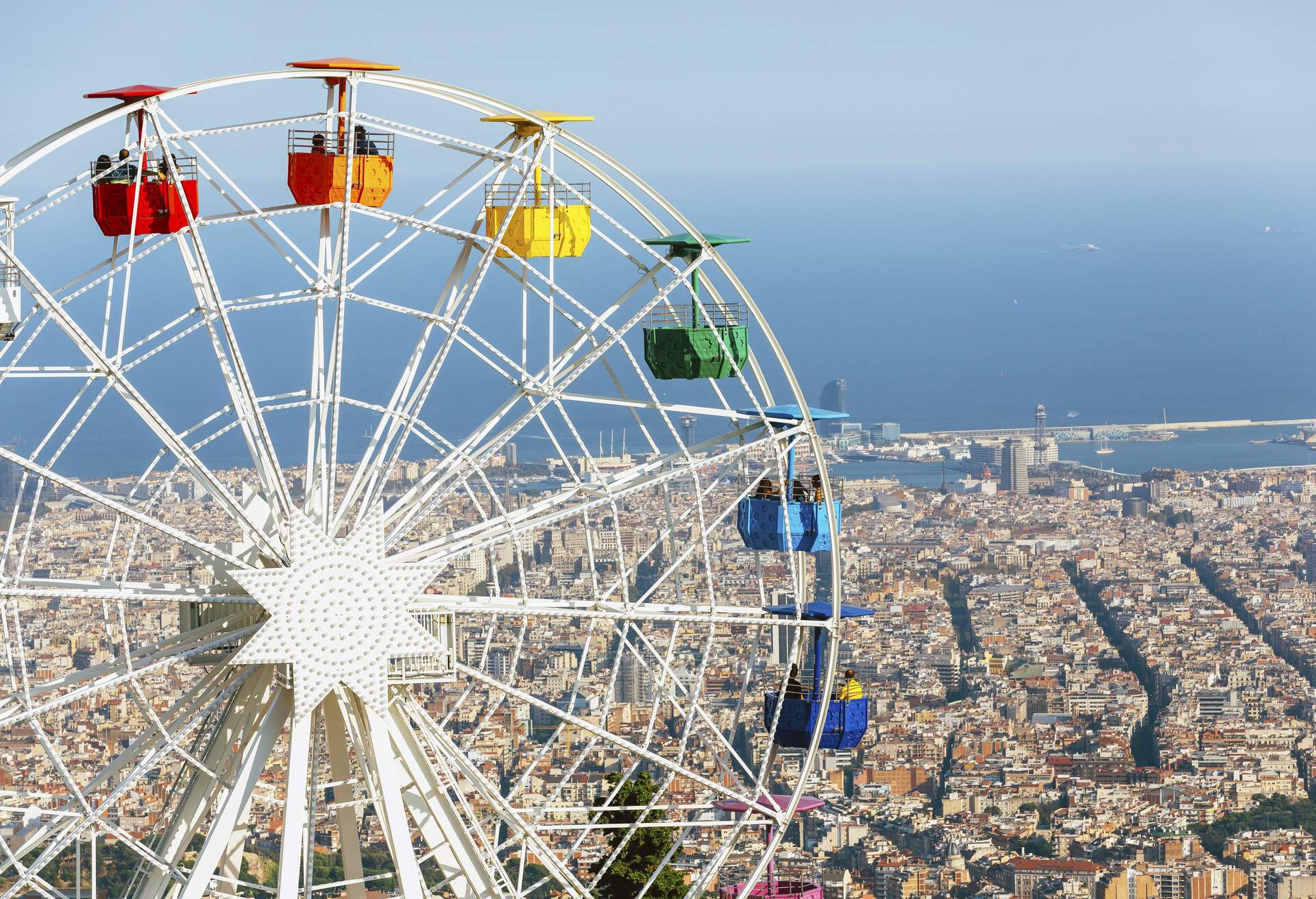 dest_spain_barcelona_tibidabo_gettyimages-983656062_universal_within-usage-period_57518
