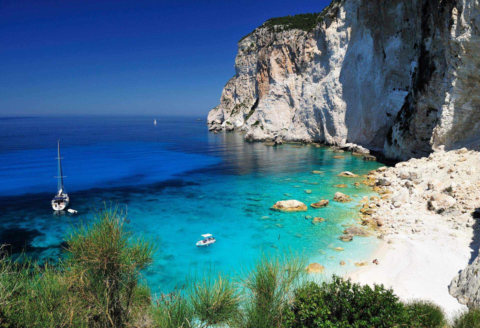 DEST_GREECE_PAXOS_ERIMITIS-BAY_GettyImages-114698382