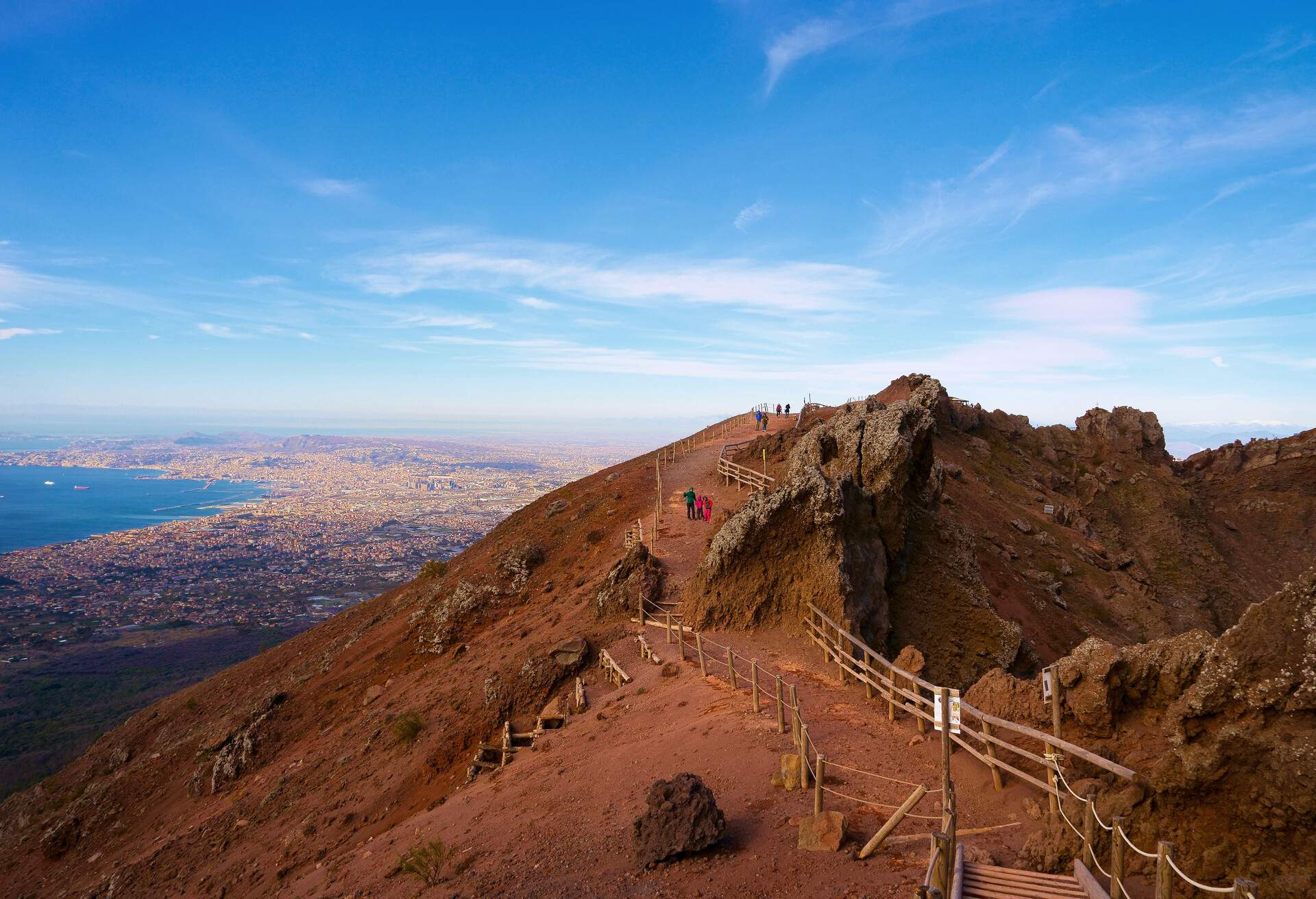 DEST_ITALY_NAPLES_VESUVIUS-NATIONAL-PARK_GettyImages-1147400003