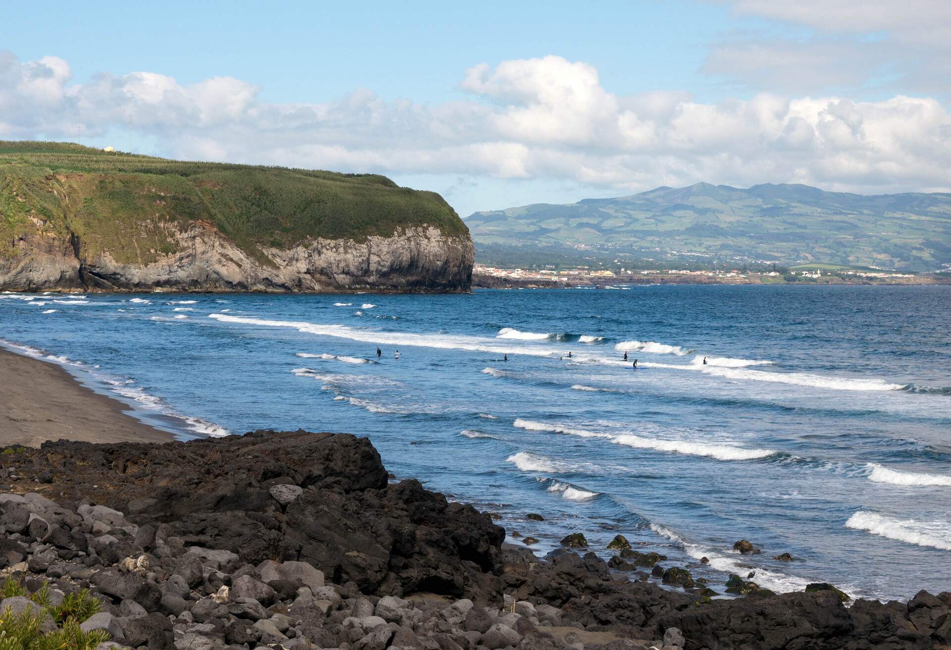 DEST_PORTUGAL_AZORES_SAN-MIGUEL_Praia do Areal de Santa Barbara_GettyImages-1185918898