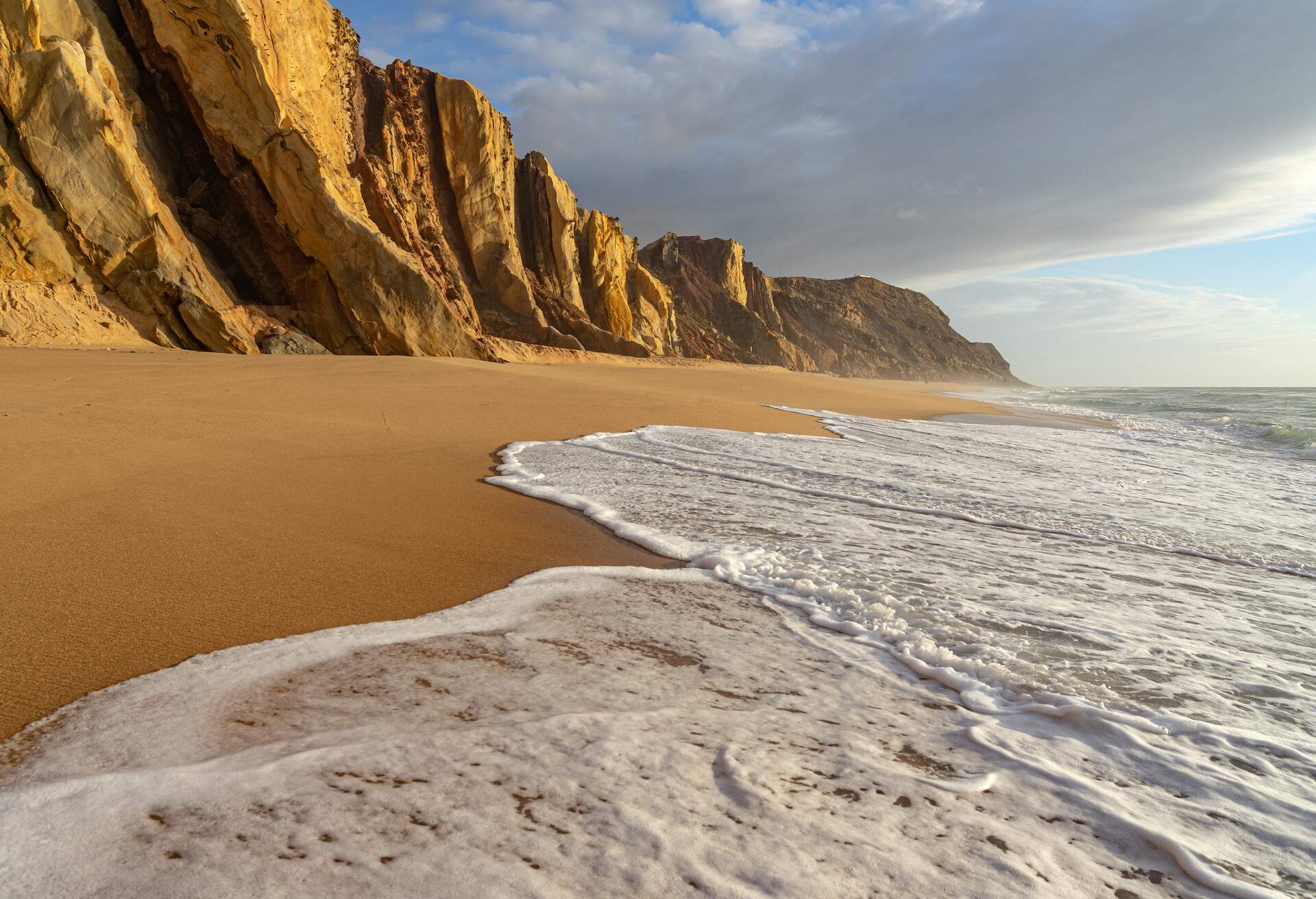 DEST_PORTUGAL_Praia_ Formosa_GettyImages-1395564705