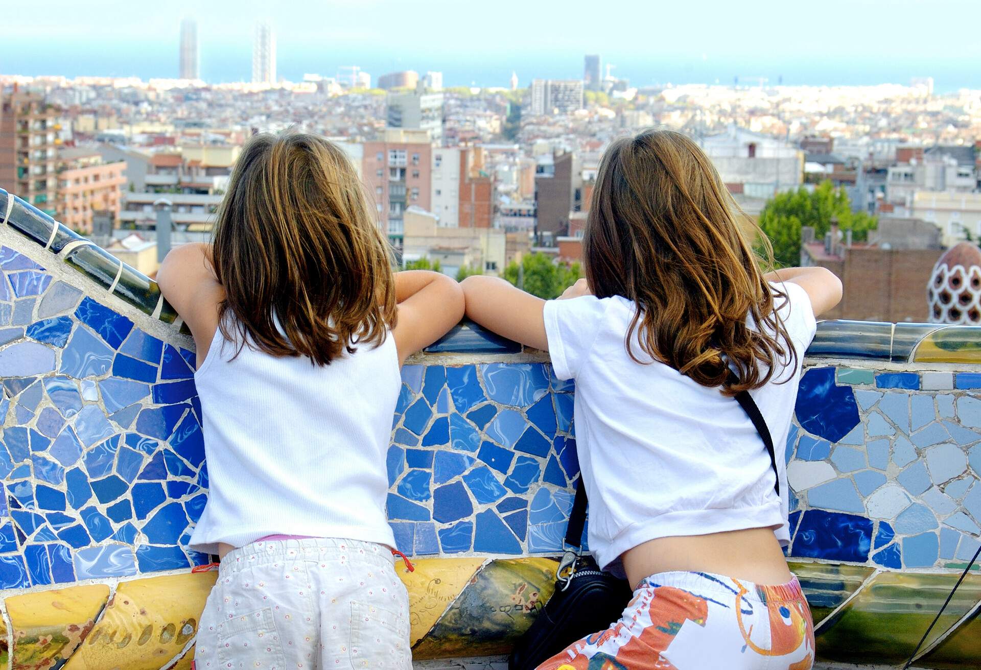 DEST_SPAIN_BARCELONA_THEME_PEOPLE_CHILDREN_GettyImages-172128369