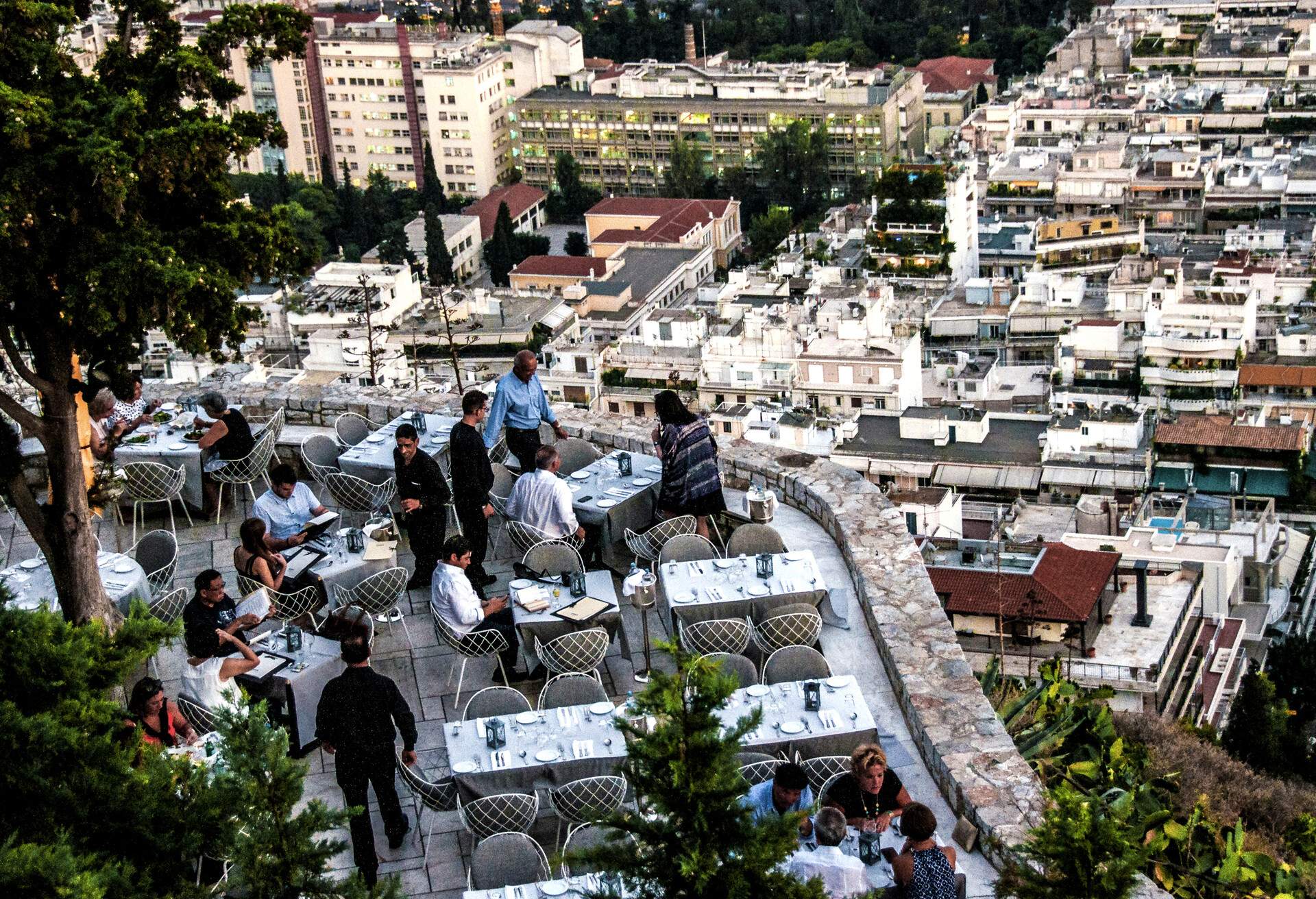 DEST_GREECE_ATHENS_THEME_RESTAURANT_ROOFTOP_GettyImages-899494640.jpg