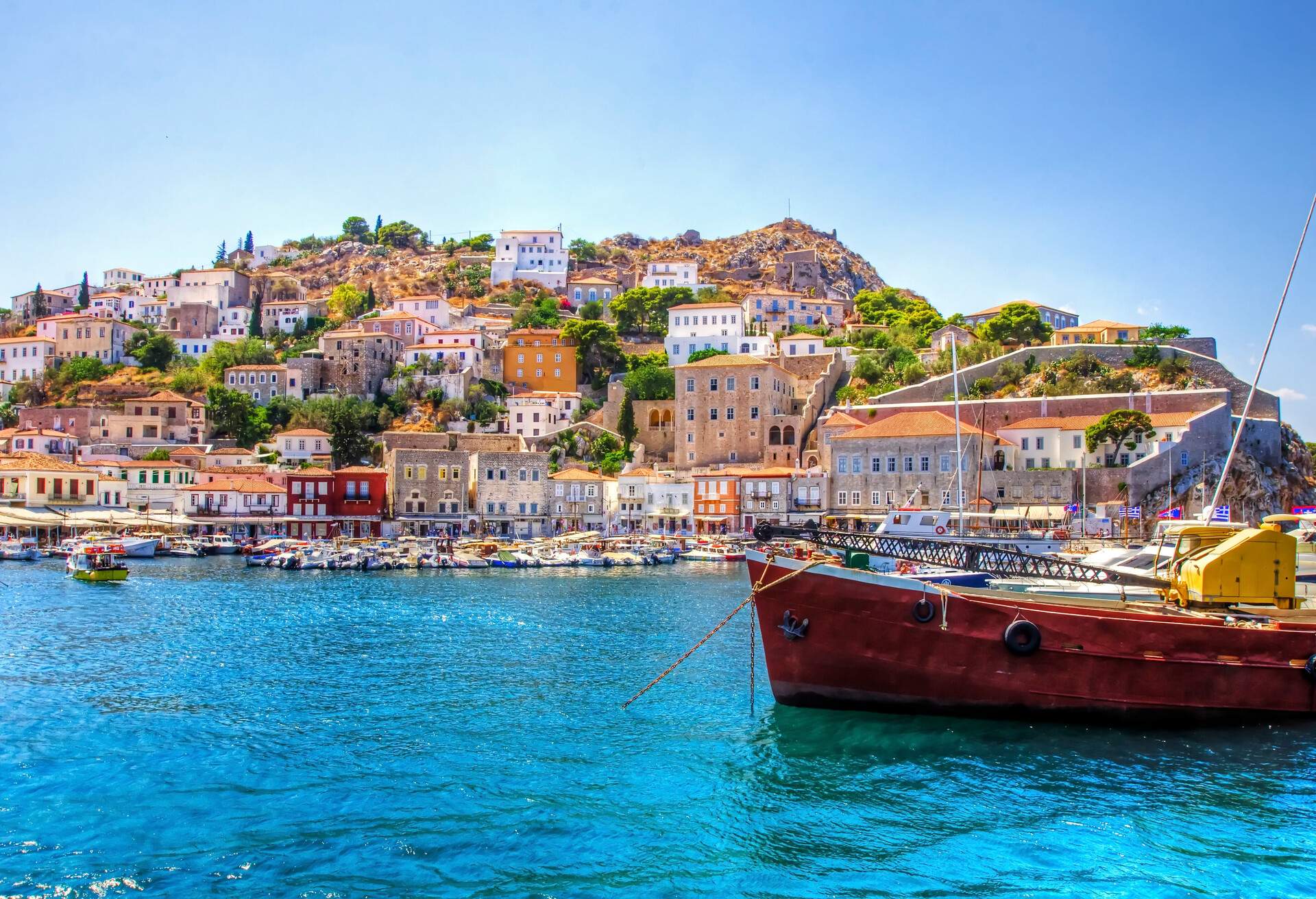 DEST_GREECE_HYDRA-fishing boats-GettyImages-488719588