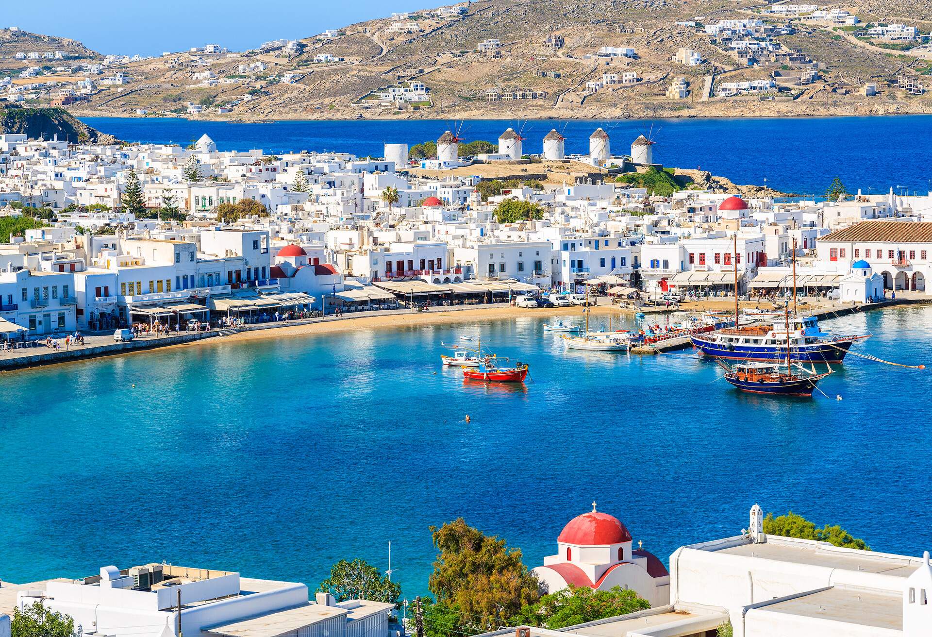 DEST_GREECE_MYKONOS_CYCLADES-ISLANDS_MYKONOS-PORT_shutterstock-portfolio_427675363