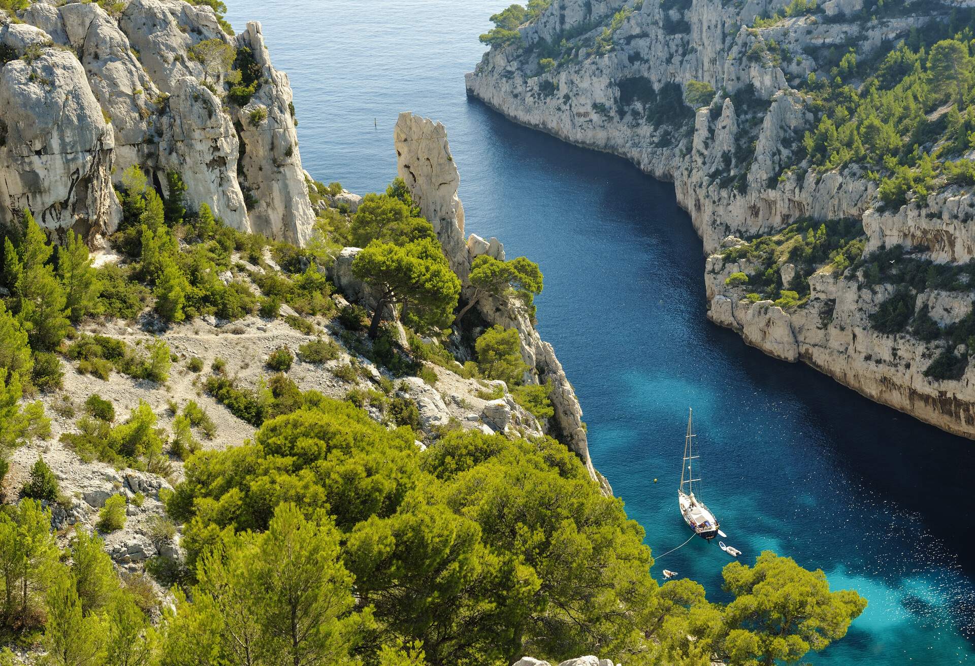 france_marseille_les_calanques_de_cassis_french_riviera_gettyimages-526977337