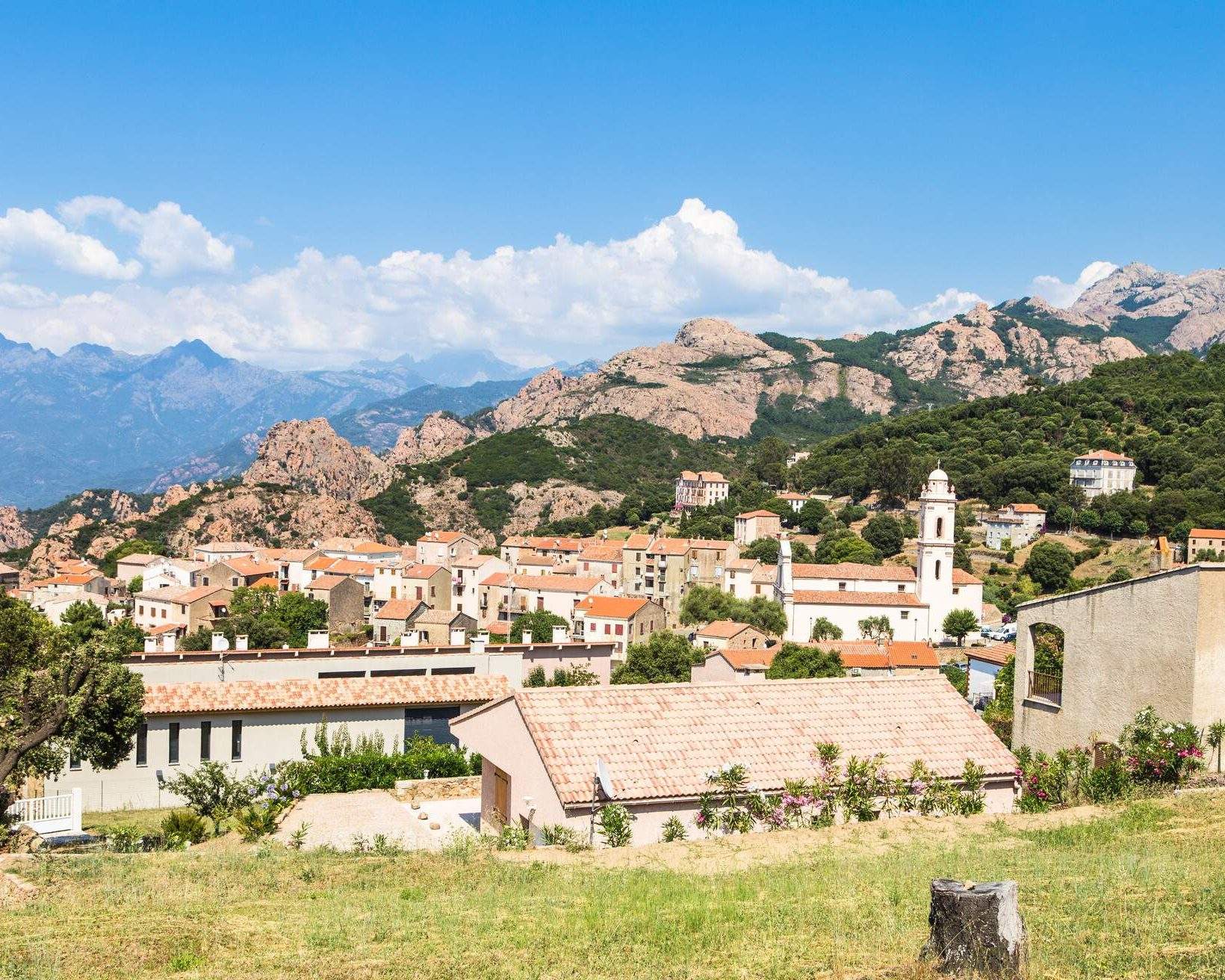 Découvrez le top 20 des plus beaux villages de France | KAYAK