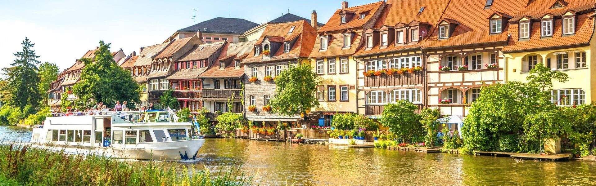 Broche Souvenir De Voyage – Bamberg Kaiserdom, Bavière (Allemagne) – Petite Taille