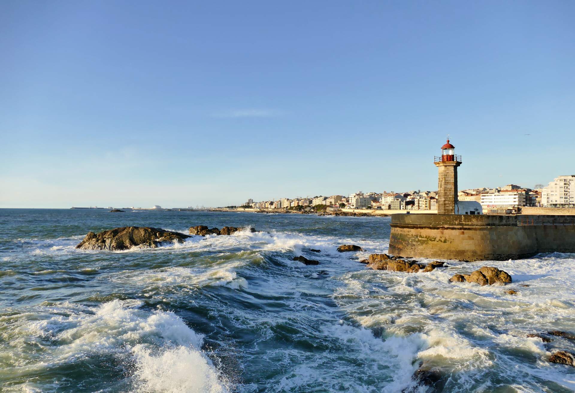 DEST_PORTUGAL_FOZ-DO-DOURO_GettyImages-1163619408-1.jpg