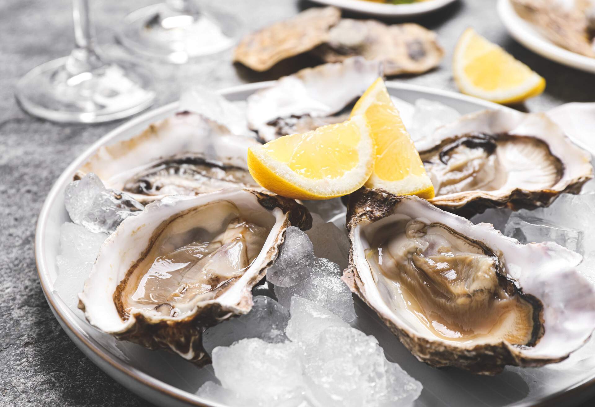 THEME_FOOD_RESTAURANT_OYSTERS_GettyImages-1319013088