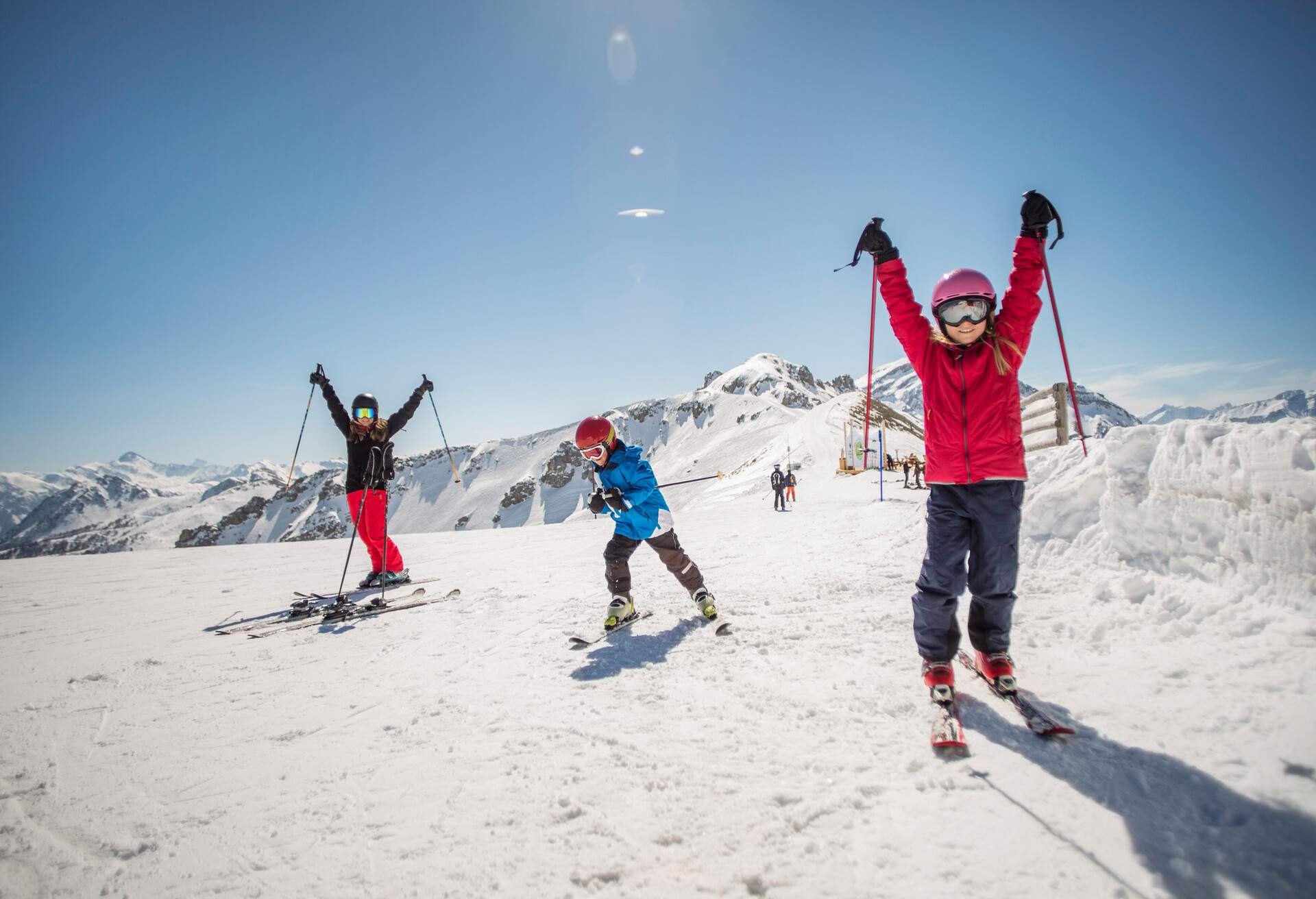 Bien choisir la tenue de ski idéale pour son enfant - France Montagnes -  Site Officiel des Stations de Ski en France