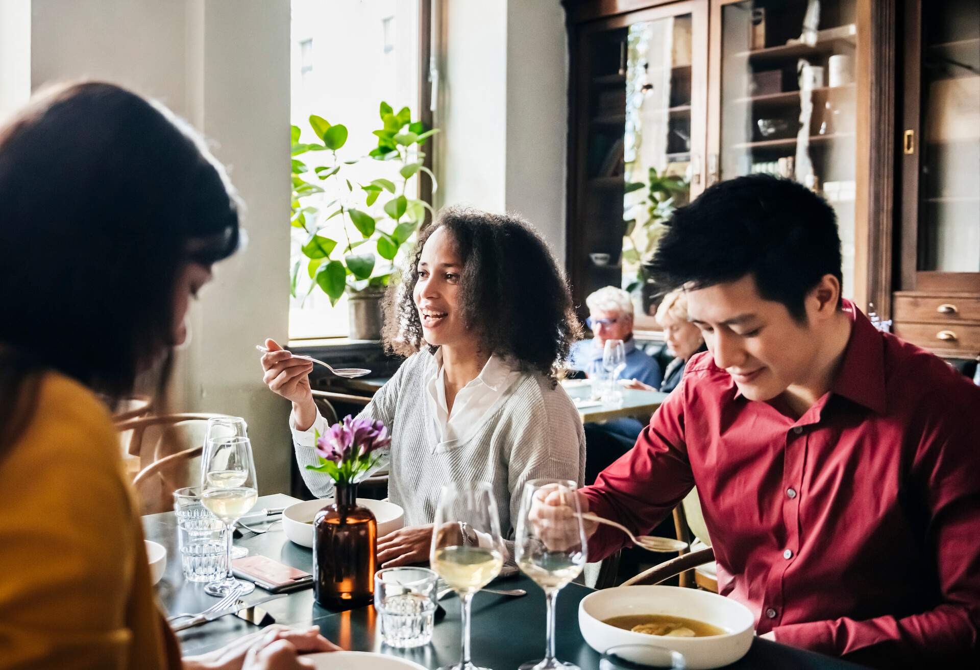 theme_german_restaurant_people_friends_gettyimages