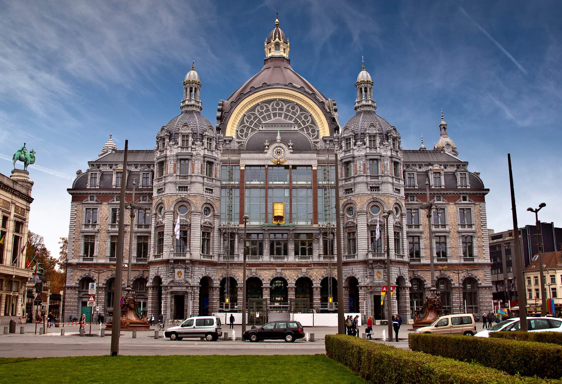 DEST_BELGIUM_ANTWERP_CENTRAL STATION_GettyImages-453943513