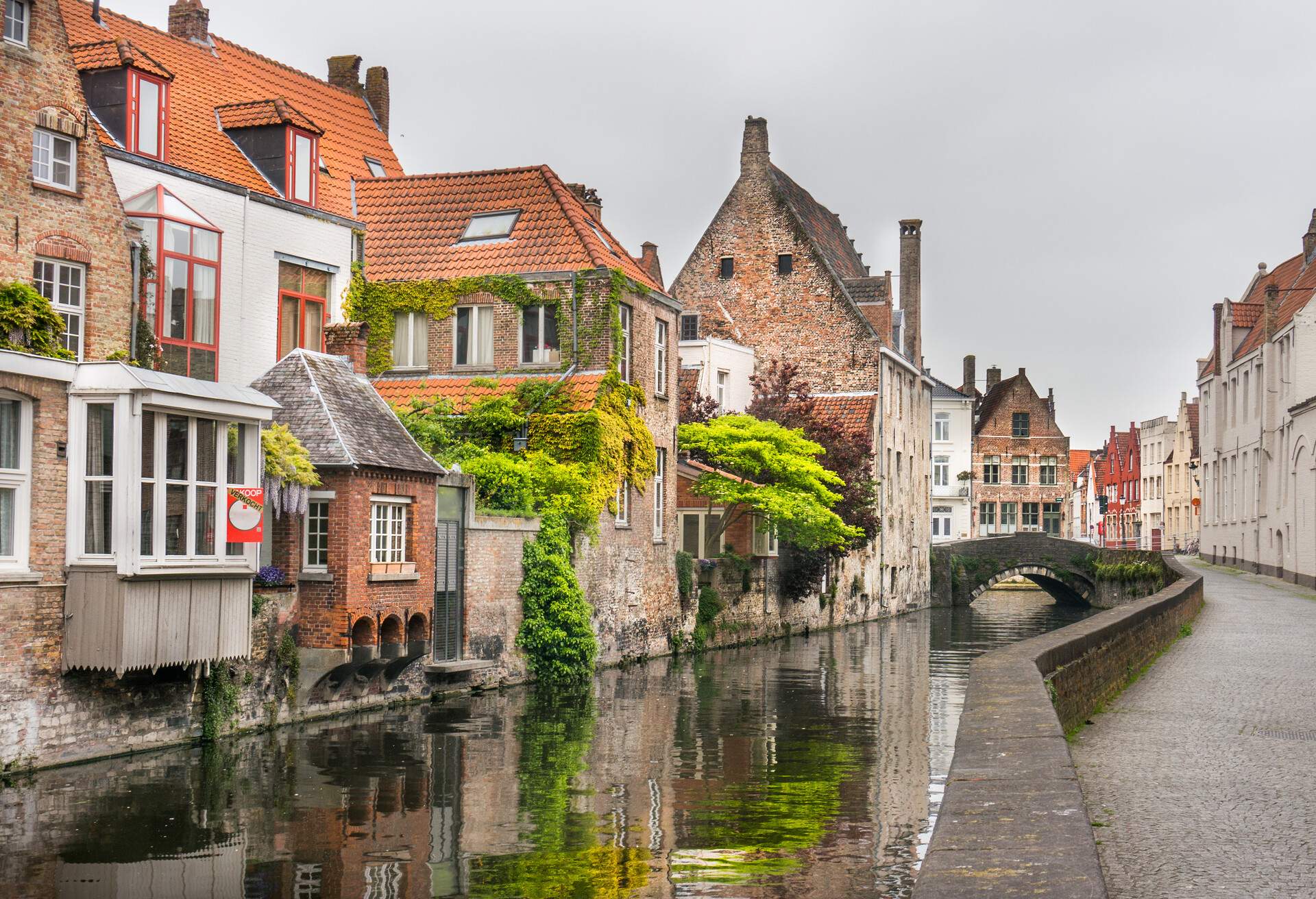 DEST_BELGIUM_BRUGES-shutterstock-premier_199730714