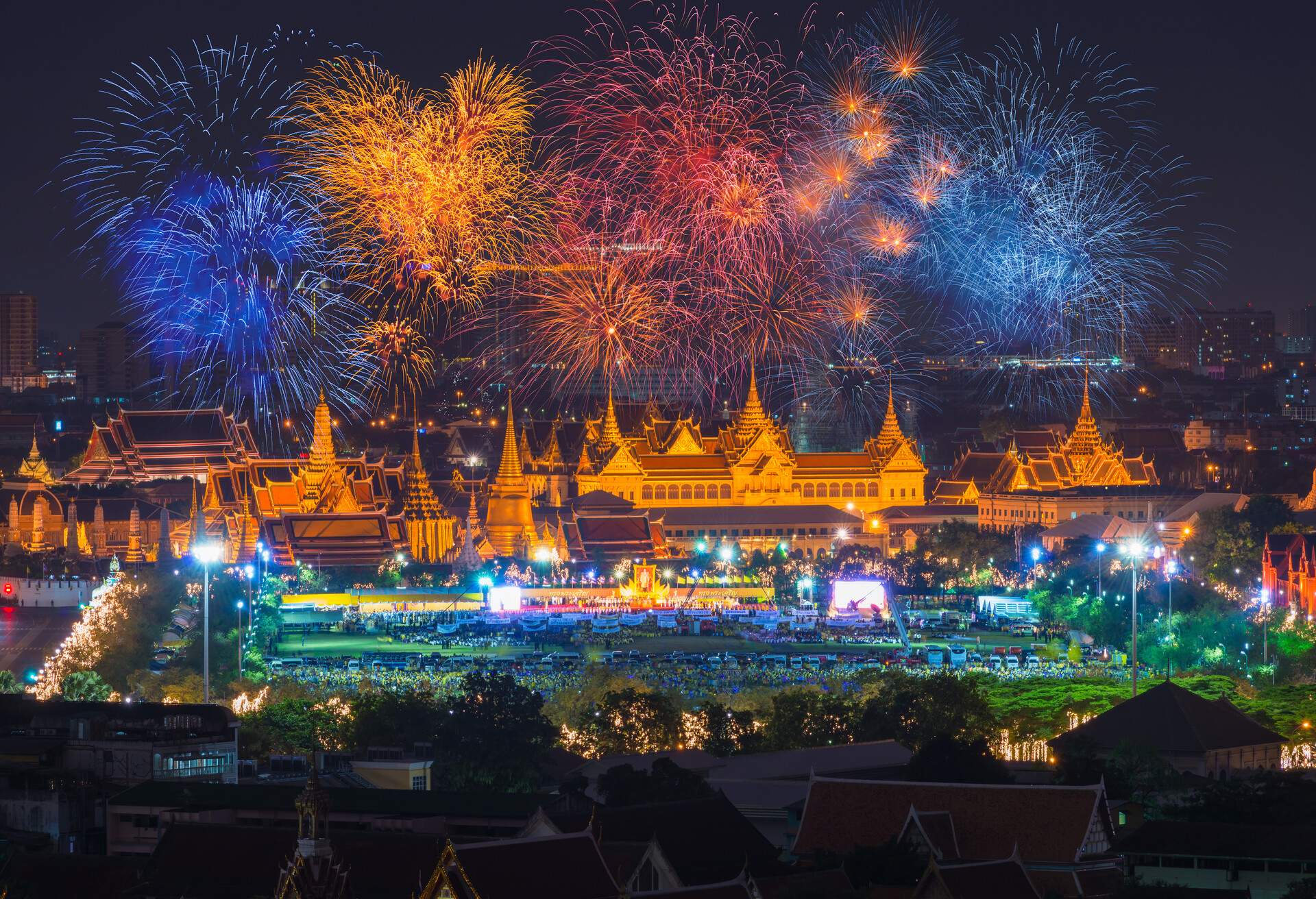 DEST_THAILAND_BANGKOK_KING'S-BIRTHDAY-CELEBRATION_GettyImages-614291606