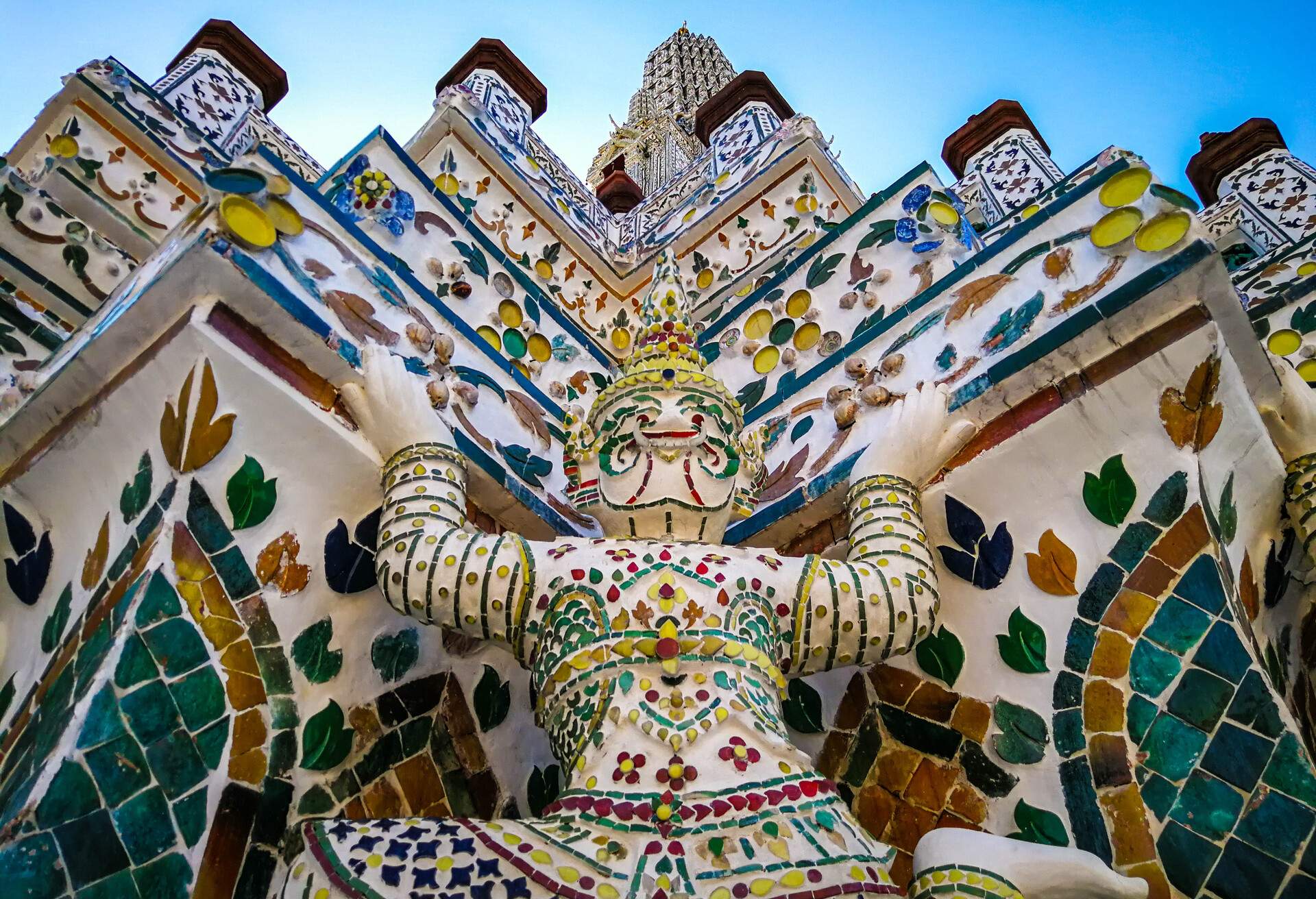 DEST_THAILAND_BANGKOK_WAT ARUN_shutterstock-premier_1068317012