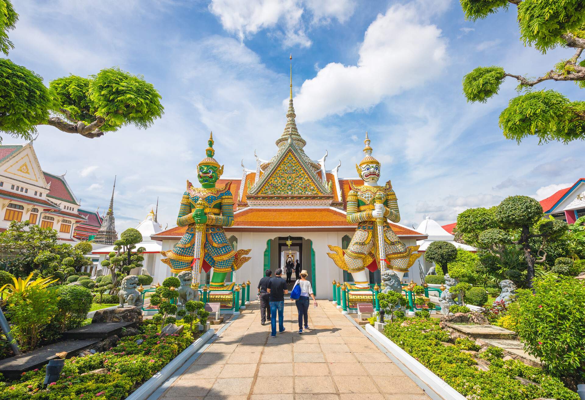 DEST_THAILAND_BANGKOK_WAT-ARUN_shutterstock-premier_630143369