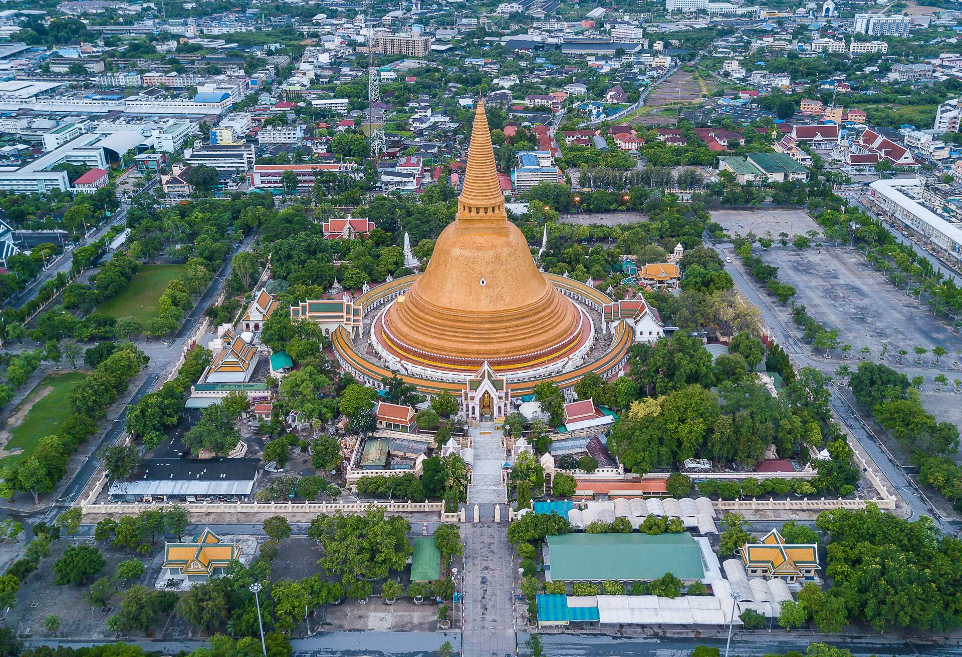 DEST_THAILAND_NAKHON-PATHOM_GettyImages-694602058